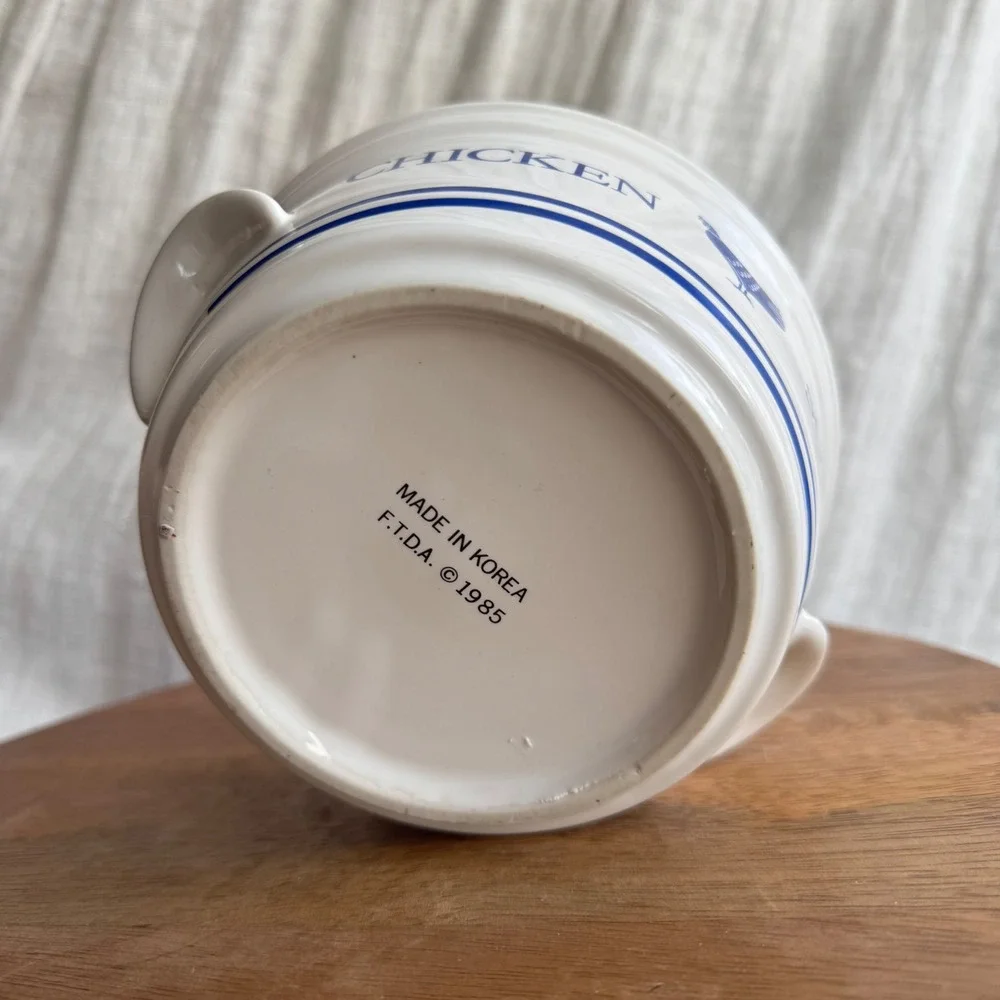 Vintage 1985 FTDA Chicken Soup Bowl with‎ Handles Blue White Ceramic Farmhouse